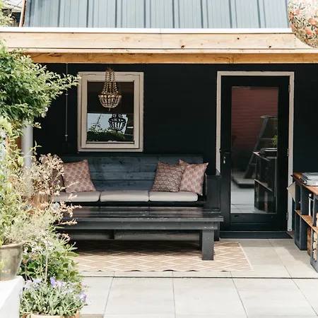 Sfeervol Tiny House met luxe jacuzzi&tuinkamer-2