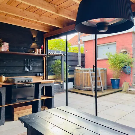 Sfeervol Tiny House met luxe jacuzzi&tuinkamer-3